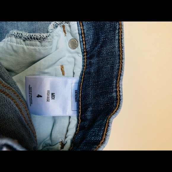 Express Jean shorts with embroidery  size 4 - Picture 8 of 14